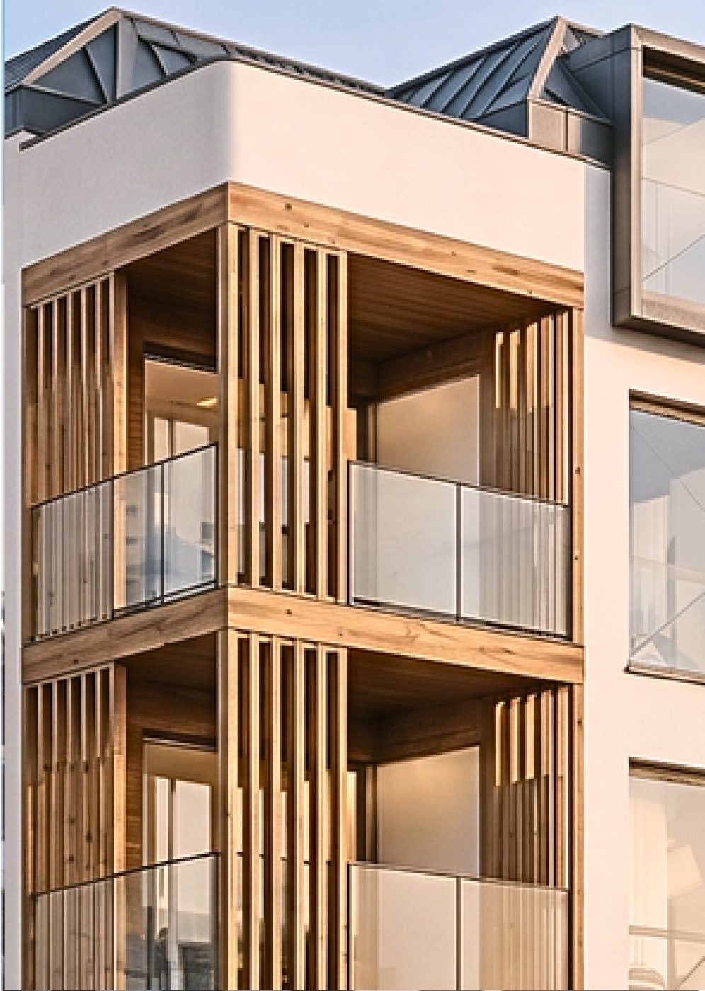 Detalle de la fachada con celosías de madera y barandillas de vidrio